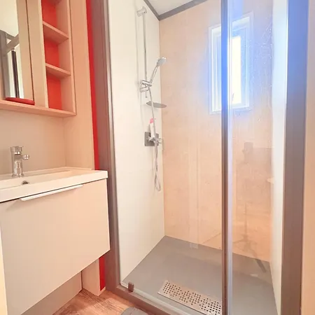 Mobilhome Confort Premium 6-8 Pers Avec Piscine Et Salle De Sport Sainte-Marie-la-Mer